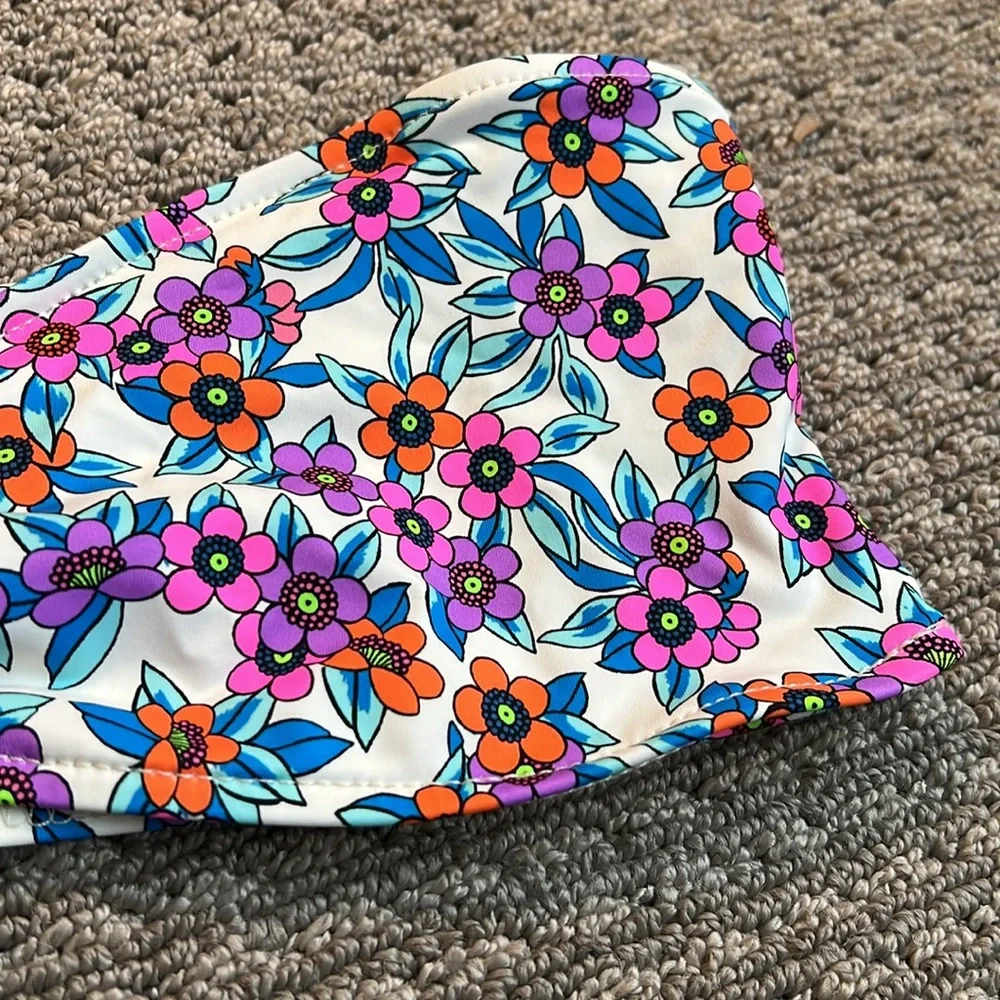 NWOT Frankie’s Bikini Floral Patterned Strapless Bandeau Ruched Bikini Swim Top